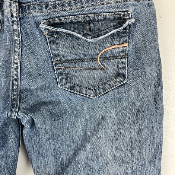 American Eagle Womens Boyfriend Jeans Light Blue Mid Rise Long Length Size 10 - Picture 8 of 12